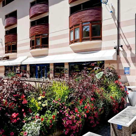 아파트 Avec Balcon Sud, Wi-fi Et Parking Couvert, Centre - Fr-1-512-135 *
